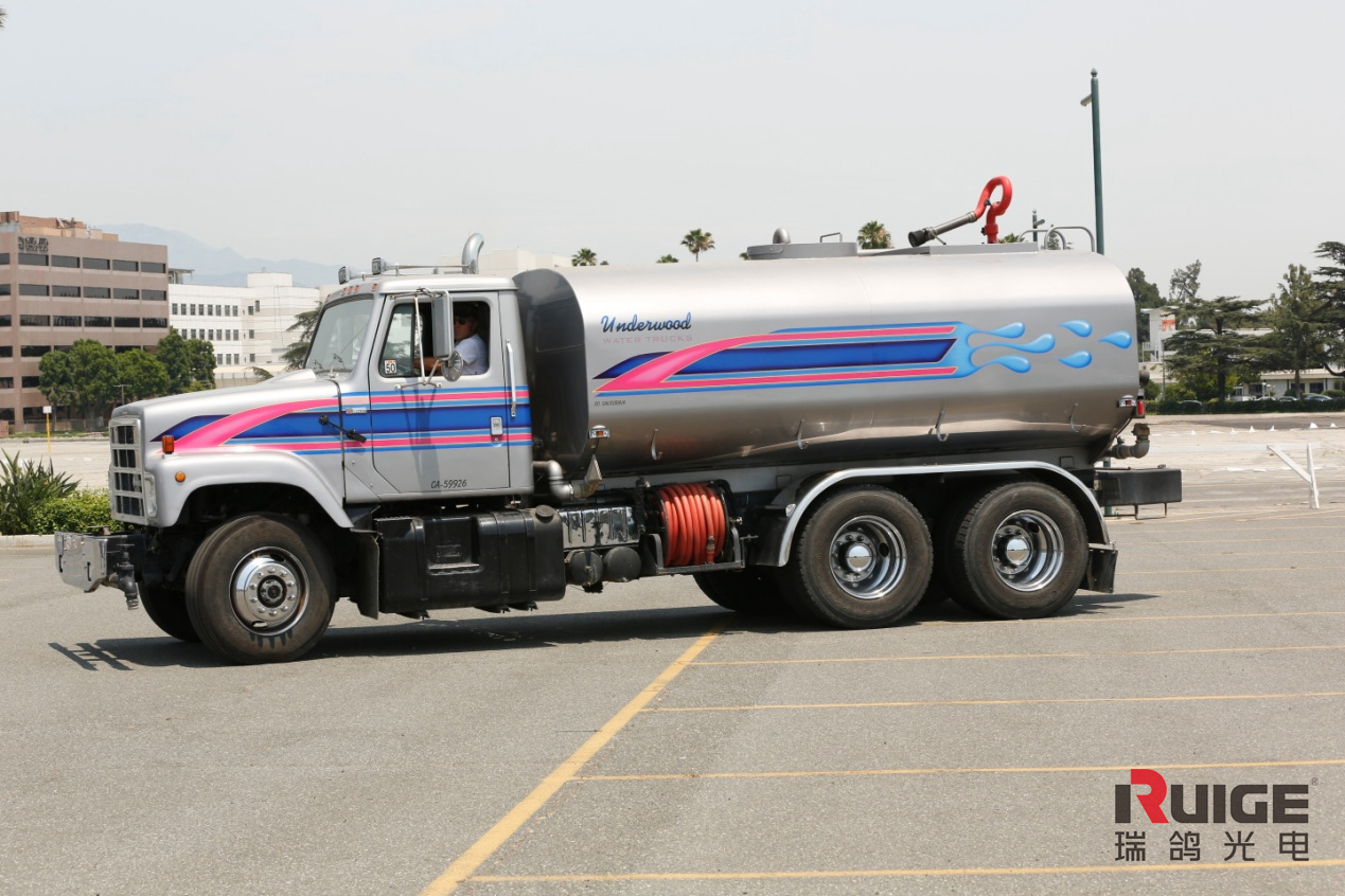 瑞鸽在好莱坞当制片人，箱载监视器广告拍摄花絮之一