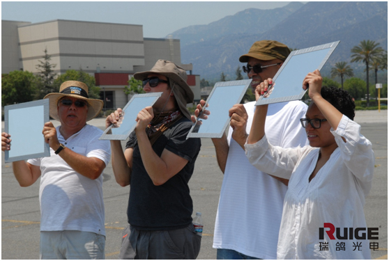 看好莱坞拍摄团队，如何巧妙运用自然光，在正午拍出瑞鸽广告大片