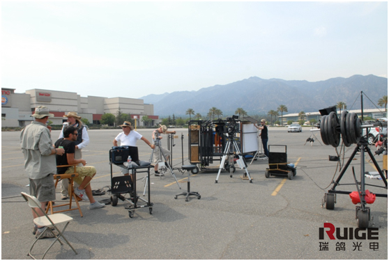 谁说老外懒散，别被骗了，带你见识好莱坞团队令人赞叹的职业素养